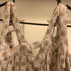 Taylor & Sage Tops - Cold shoulder top Taylor & Sage Tops - Cold shoulder top
